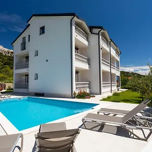 Dosen Ii Gostinjska kuća